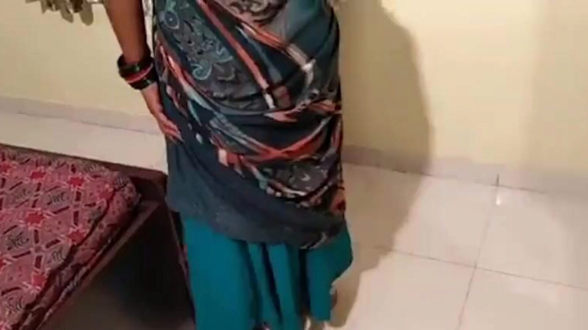 desi komwali ko lund nhi mila til jaadu chut me daal li indisk desi bhabhi chudai