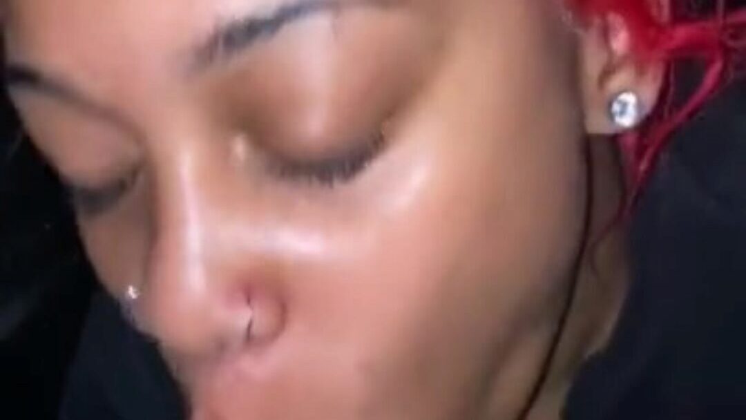 讨厌的荡妇很烂迪克直到我暨在她的鼻子