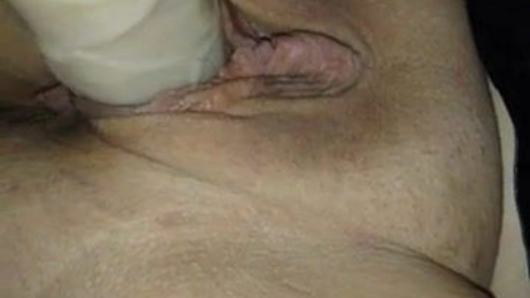 fotze bis zum abspritzen mit sex-toy ficken schön abspritzen