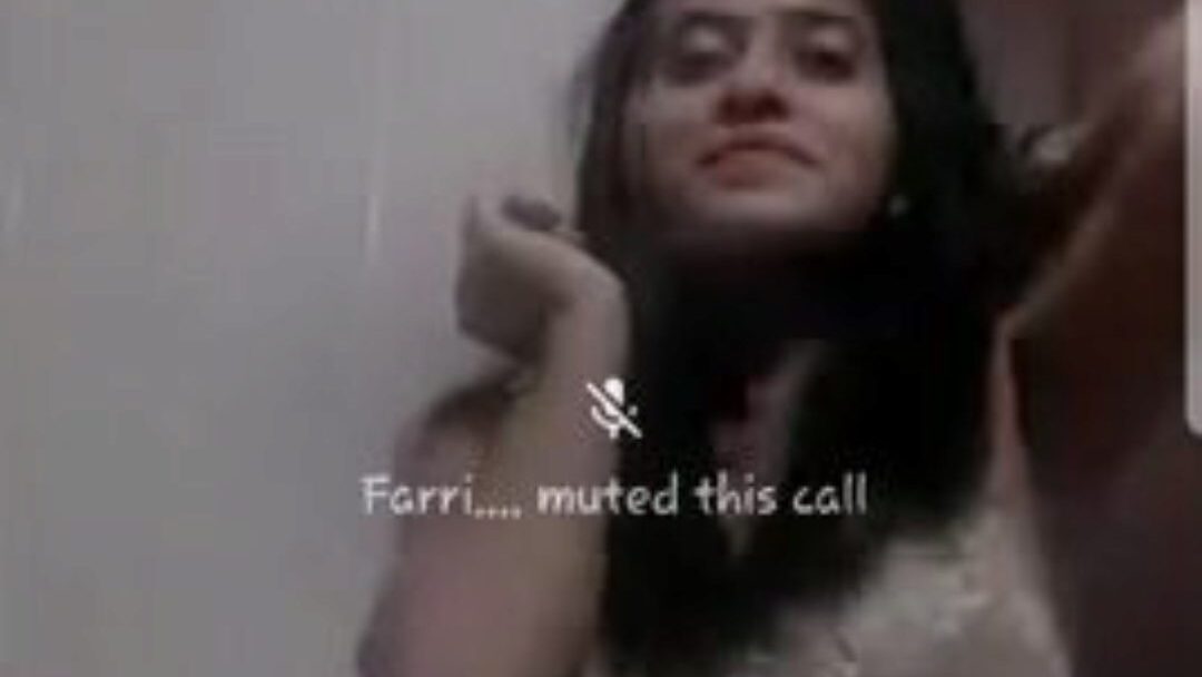 desi paki farri arqam schöne Brüste ausziehen Chat in WhatsApp desi paki farri arqam süße Panzerfäuste Strippen Chat in WhatsApp aus dem Lagerraum
