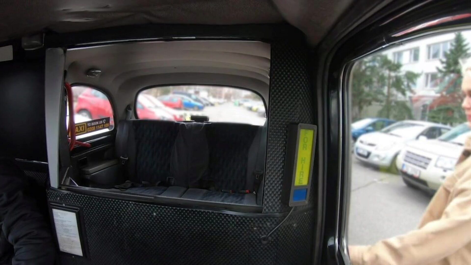 nep taxi blonde brit gina varney geneukt door euro taxichauffeur