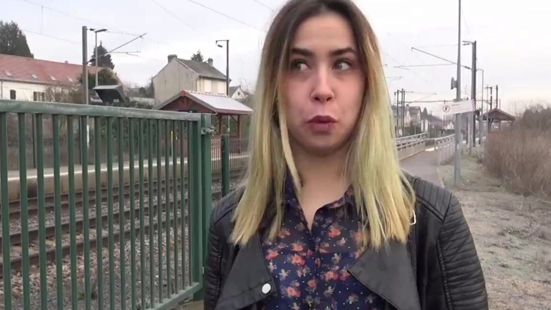 jeune etudiante francaise qui aime sucer se fait defoncer